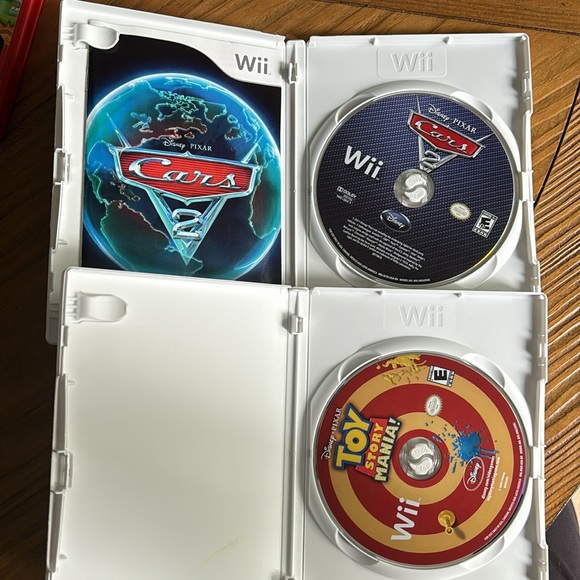 Disney Wii games - Toy Story mania/Cars 2 - Picture 3 of 4